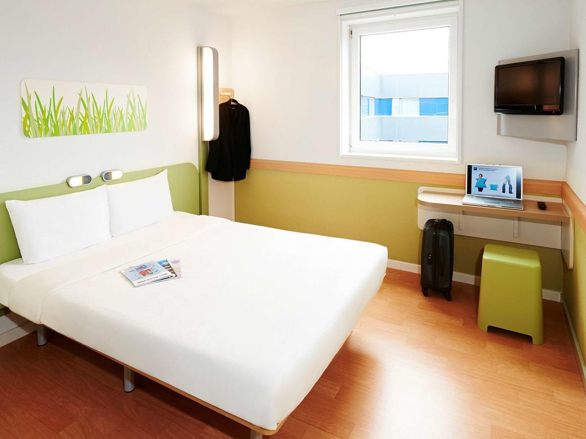 Ibis Budget Velizy Exterior foto