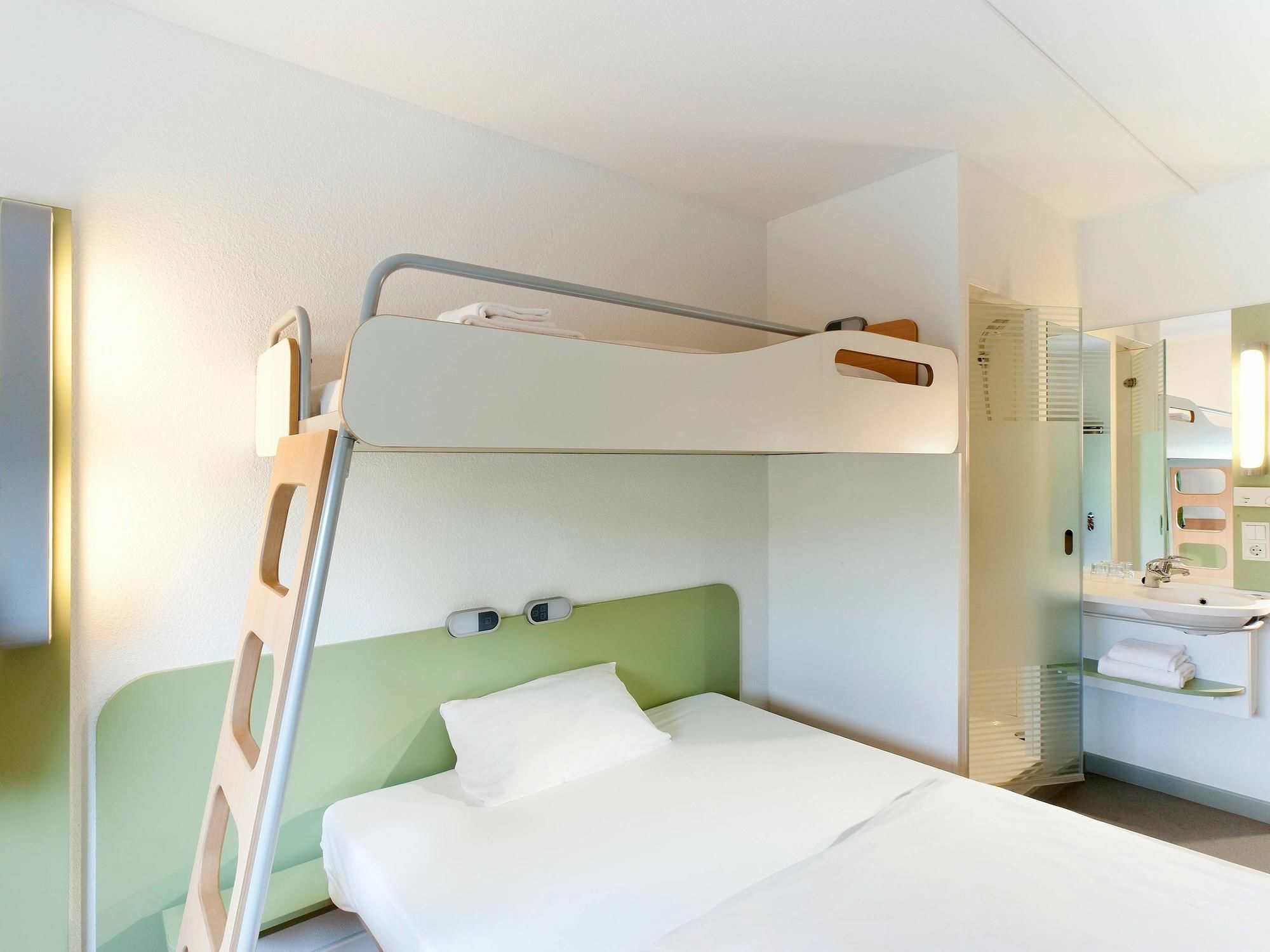 Ibis Budget Velizy Exterior foto